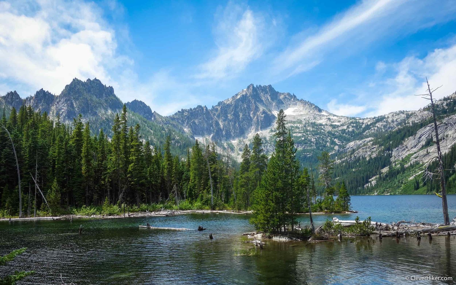 large alpine lake in the alpine lakes wilderness