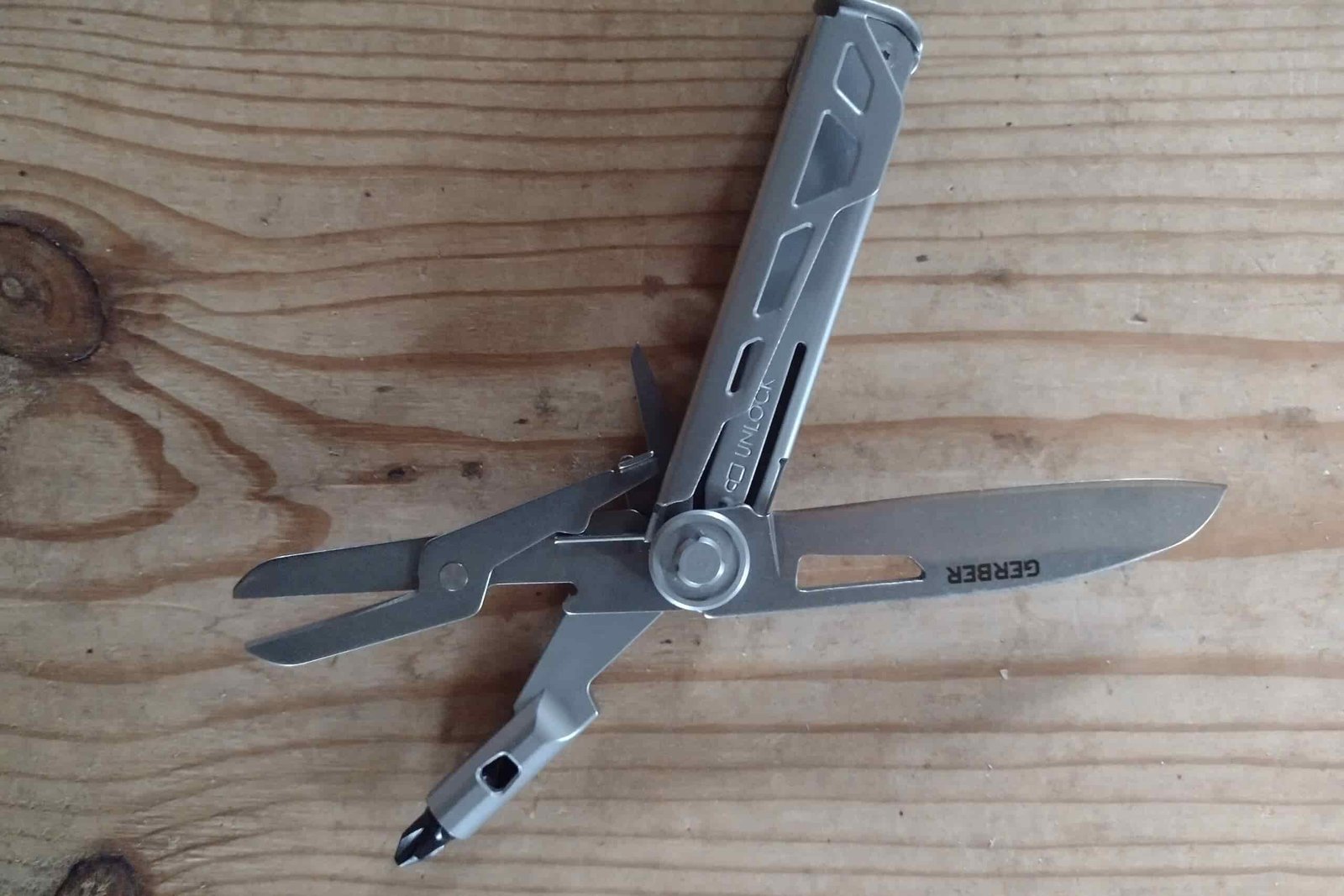 The Gerber Armbar Drive deployed.