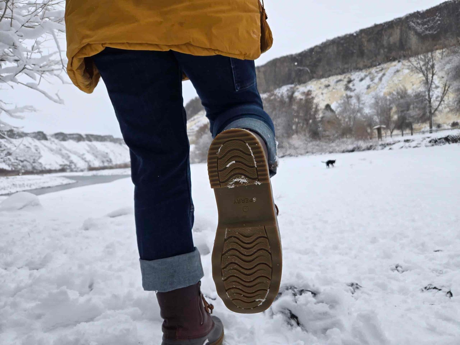 the underside of the sperry saltwater 2.0 rain boot