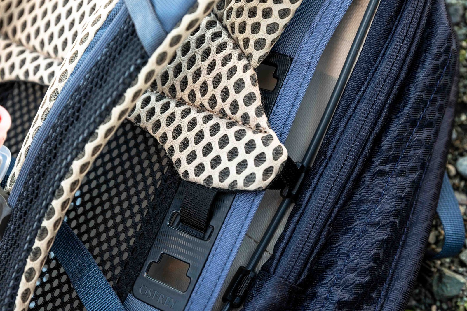 Details of Osprey Mira 22 - the back of the pack and its adjustable torso length and shoulder straps